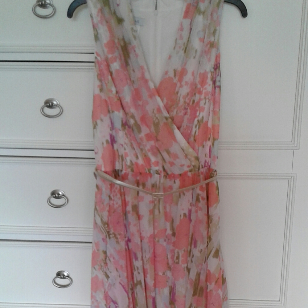 Sleeveless chiffon dress - never worn